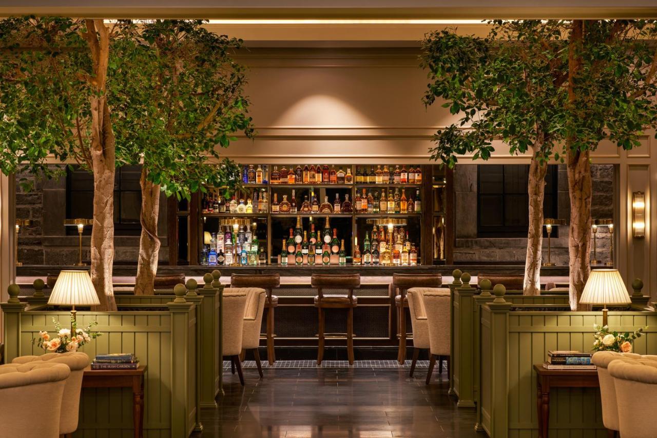 梅努斯 卡尔顿楼饭店酒店 外观 照片 The bar at the Connaught