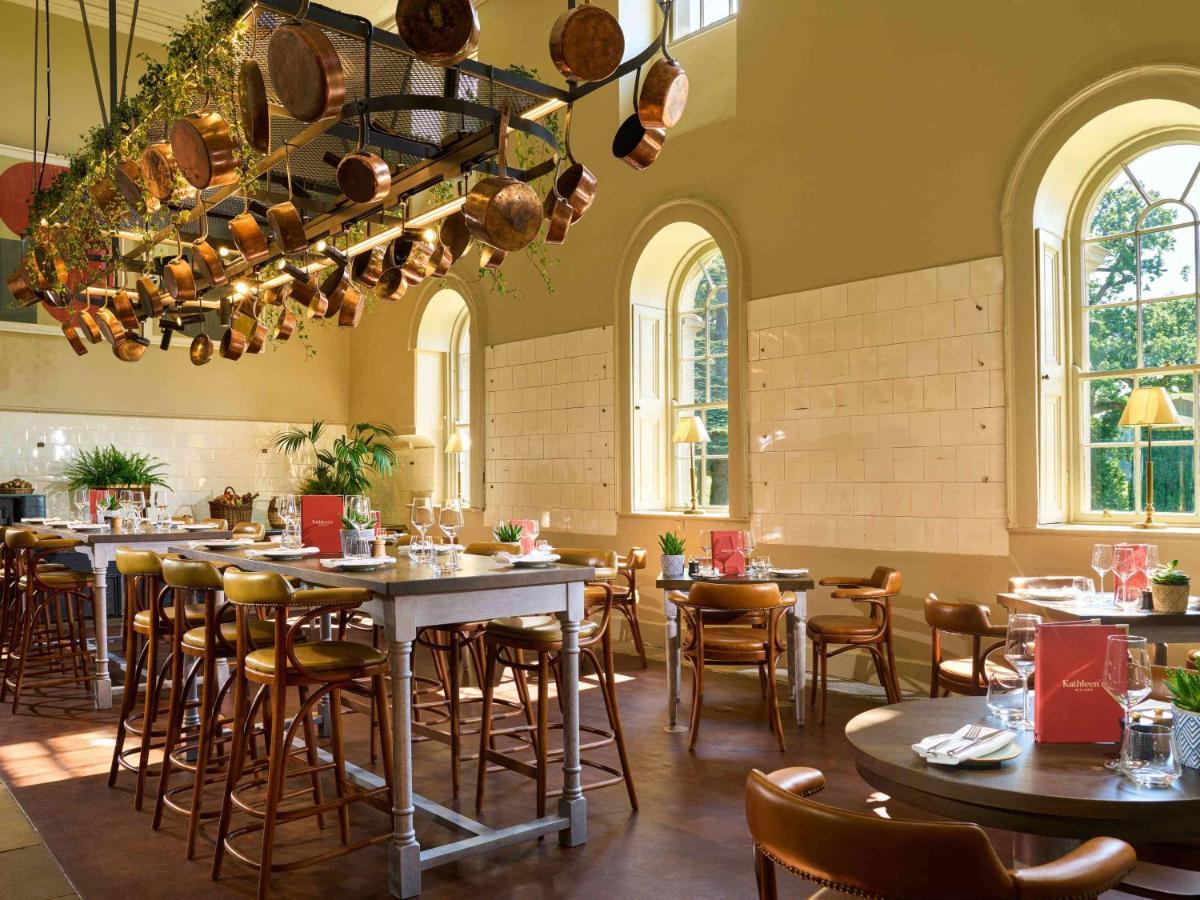 梅努斯 卡尔顿楼饭店酒店 外观 照片 The interior of the restaurant
