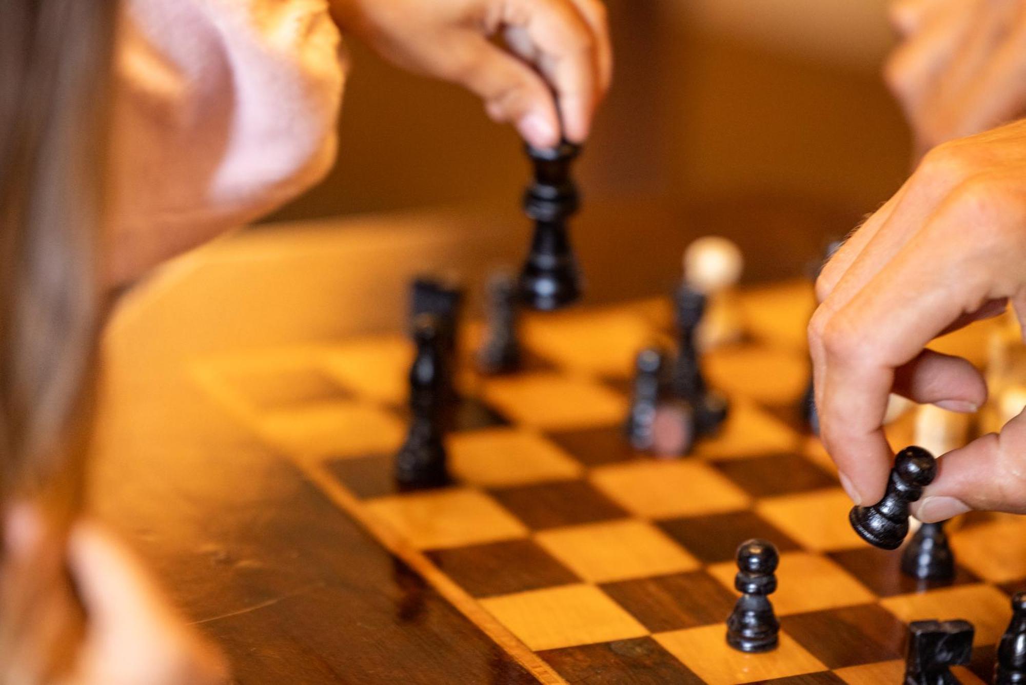 梅努斯 卡尔顿楼饭店酒店 外观 照片 Chess